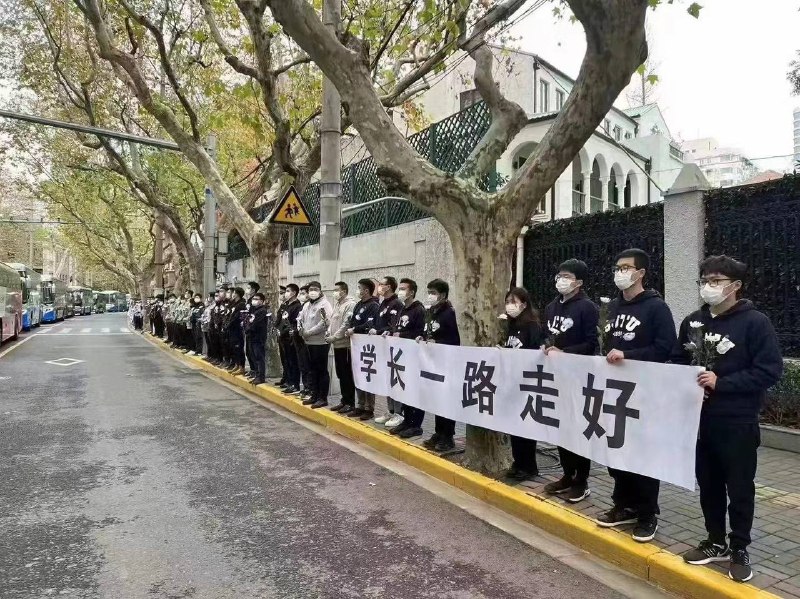 啥时候清华法学院/化工院，北京八一学校，北京101中学能举学长一路走好？（不用查了，都是他母校，不过中学是肄业）By