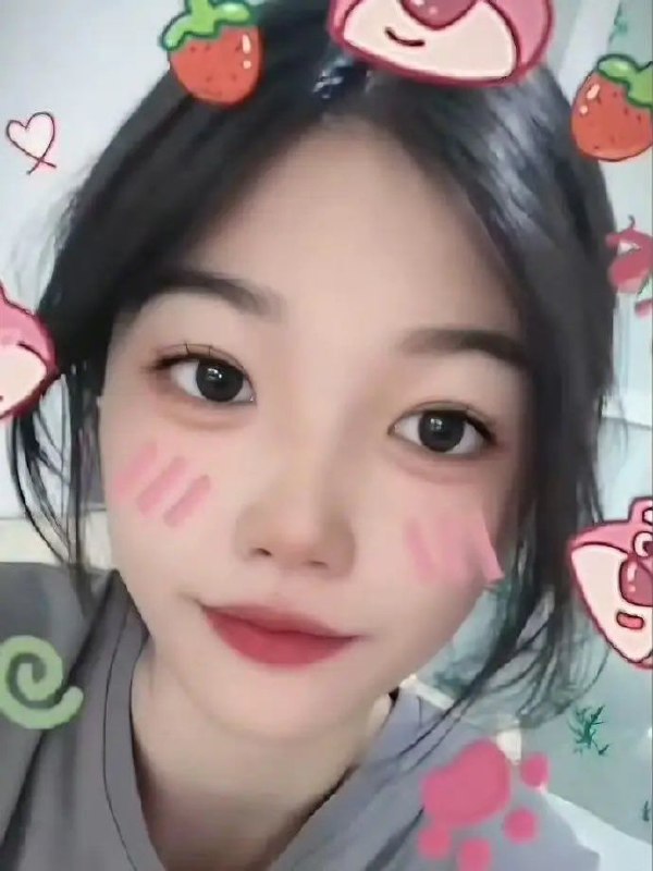 ‌山东菏泽彩礼的常见金额范围在10万至30万元之间‌，具体形式包括“万紫千红一片绿”（约15万元）或“3斤3两”百元钞（约14.35万元），部分地区还要求附加房产和车辆