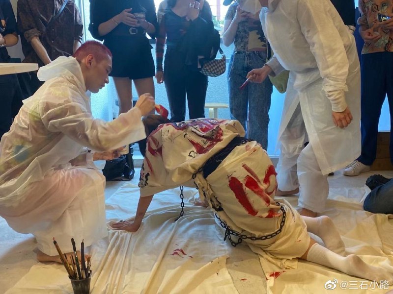 日本人在东京为铁链女发声投稿By