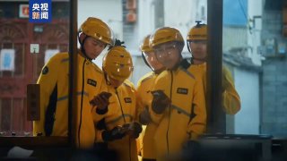 【央视新闻】送外卖不只是一份能随时欣赏沿途风景的工作视频被网民臭骂，已紧急下架🕶️ 匿名投稿#他们眼中的我们