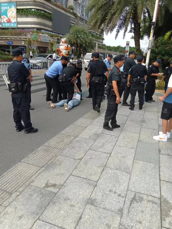 晶哥积极参与抗洪救灾，热情款待受灾妇女儿童🥹By