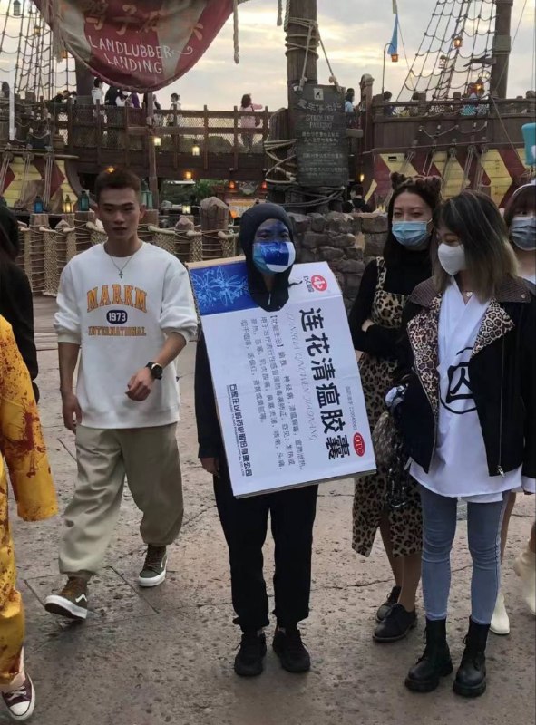 厉害了我的国  2022万圣节  中国文化举世瞩目，大受世界各国年轻人喜爱